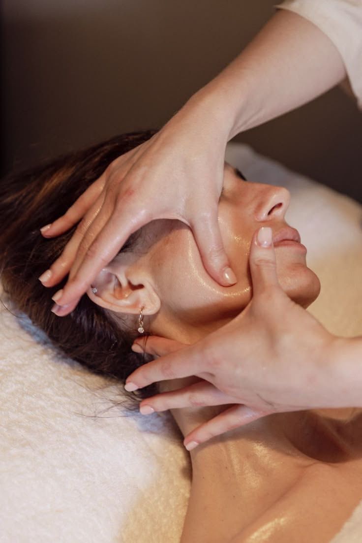 Hydrated complexion — facial massage with luminous, dewy skin finish.